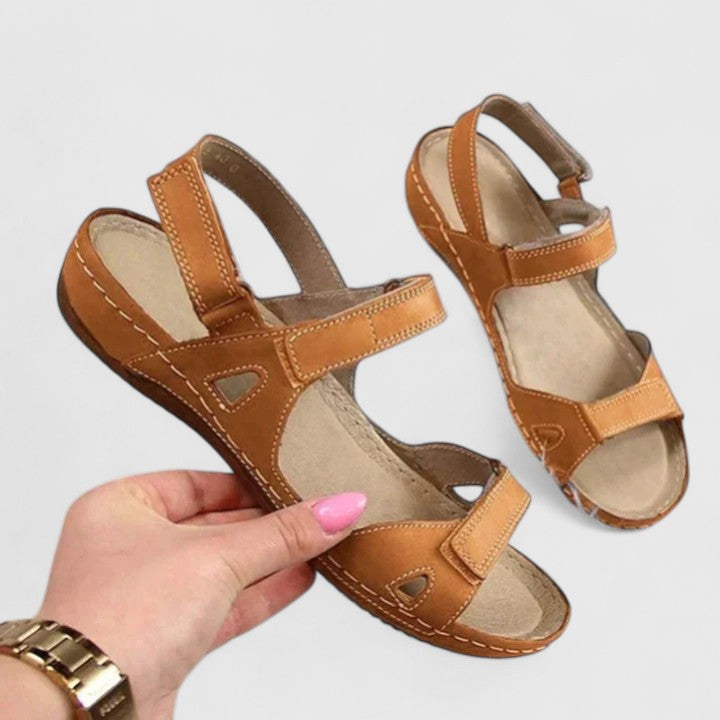 Avrie - Bequeme Flache Sandalen