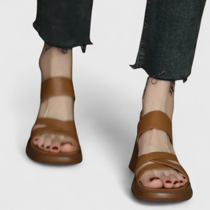 Celeste - Elegante Kreuzsandalen