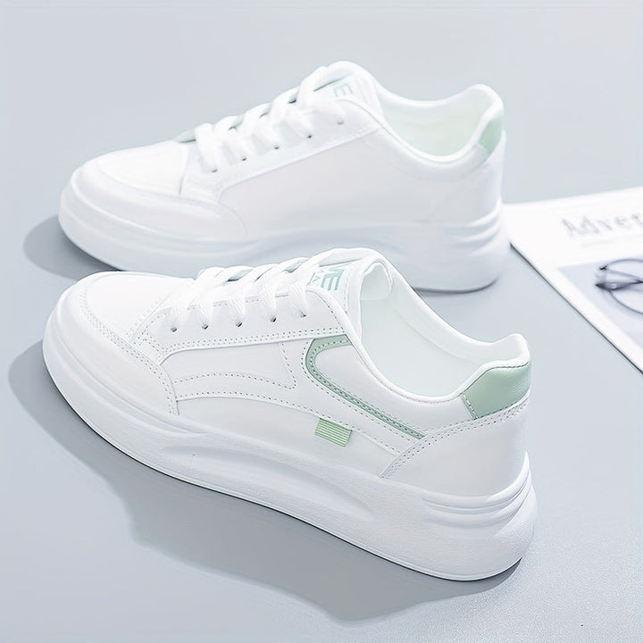 Chice weiße Sneakers mit leichtem Komfort