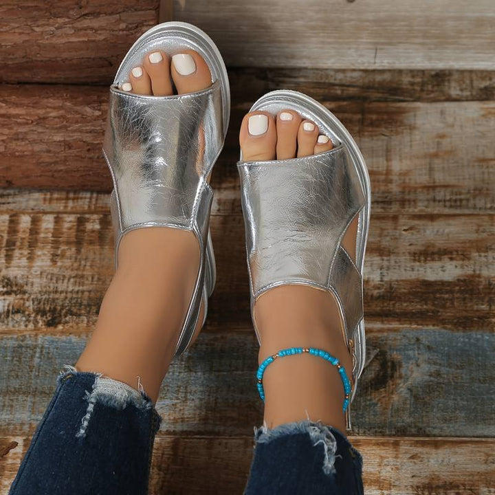 Baylie - Stylische Metallic-Sandalen