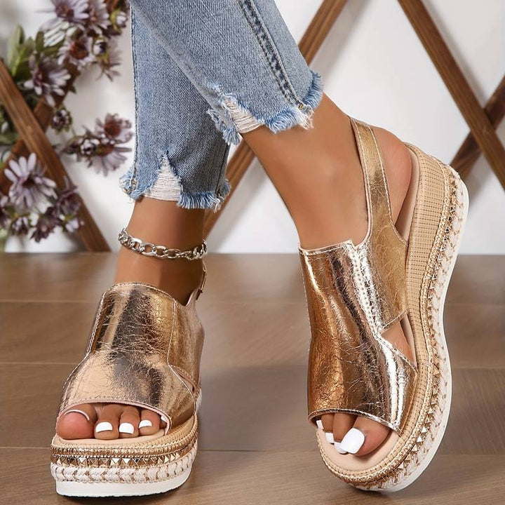 Baylie - Stylische Metallic-Sandalen
